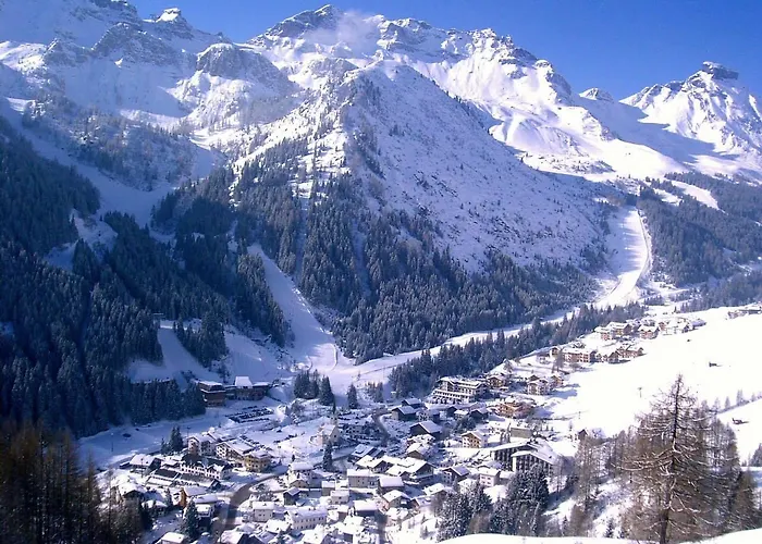 アパートホテル Wellness Panorama - Check-in At Olympia アラッバ